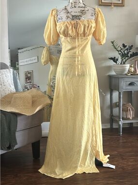 Yellow Puff-Sleeve Empire Waist Maxi Dress